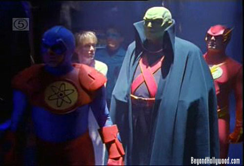 2012-04-15_163907_jla-justice-league-america-tv-pilot-12.jpg