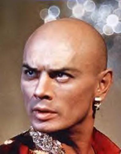 Late Actor Yul Brynner with pinkish red skin Green Lantern Abin Sur